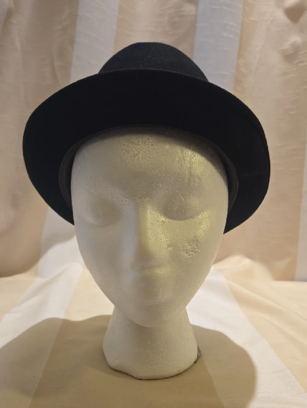 Men's Black Felt Bowler Hat with Ribbon Band - Picture 13 of 13